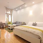 City Studio Apartment